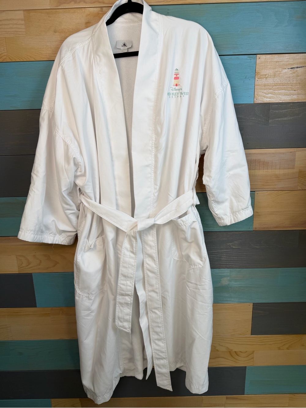Disney Old Key West Resort White Embroidered Robe with Lighthouse Logo Soft
